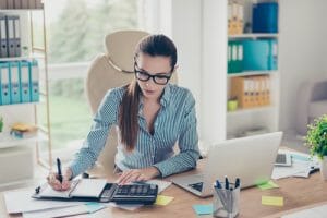 5 Benefits of Studying Accounting Online