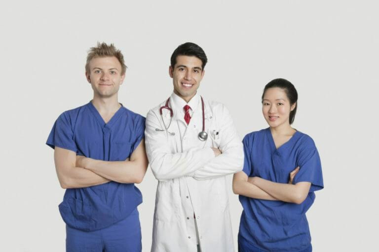 Pros and Cons of Nurse Practitioner vs Physician Assistant